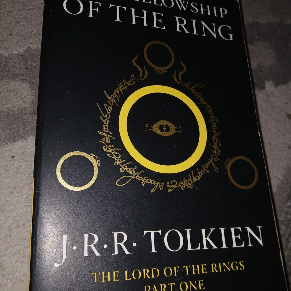 Lord of the Rings: Fellowship of the Ring Book Like New By: JRR Tolkien